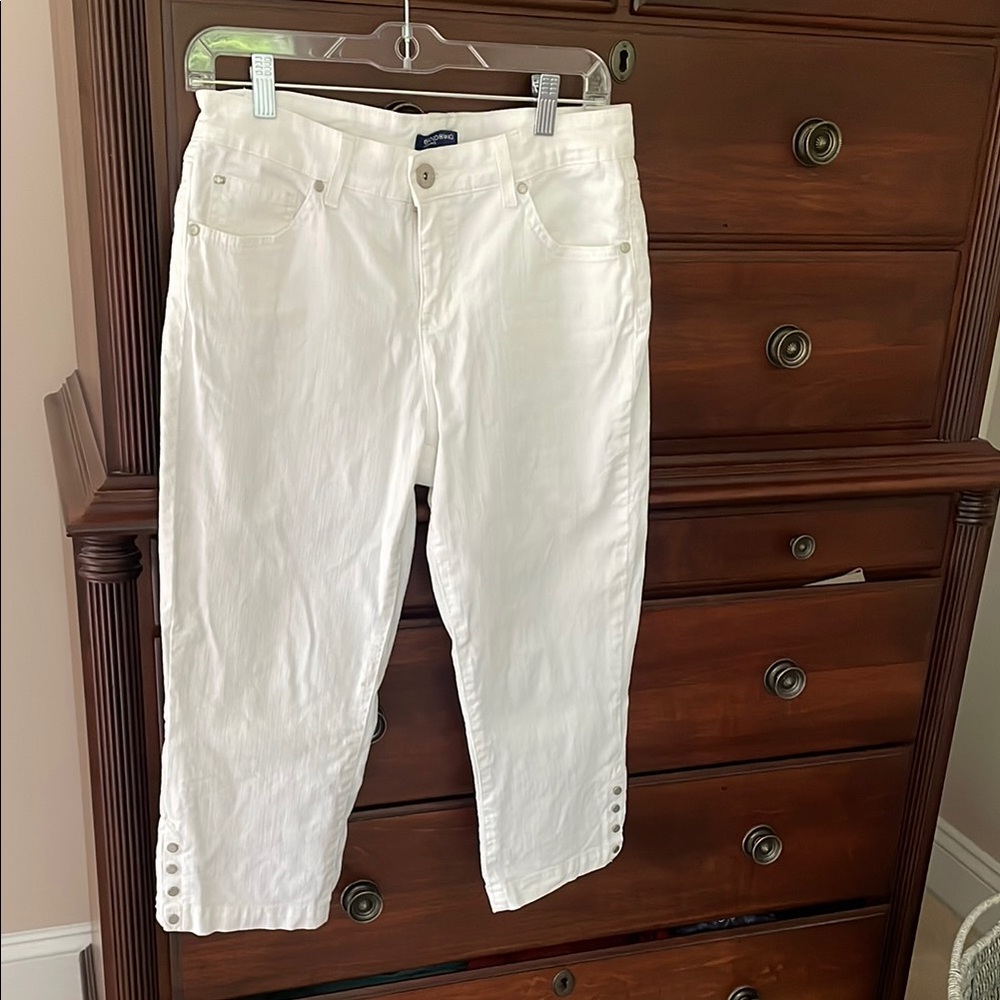 Bandolino White Jean Capris